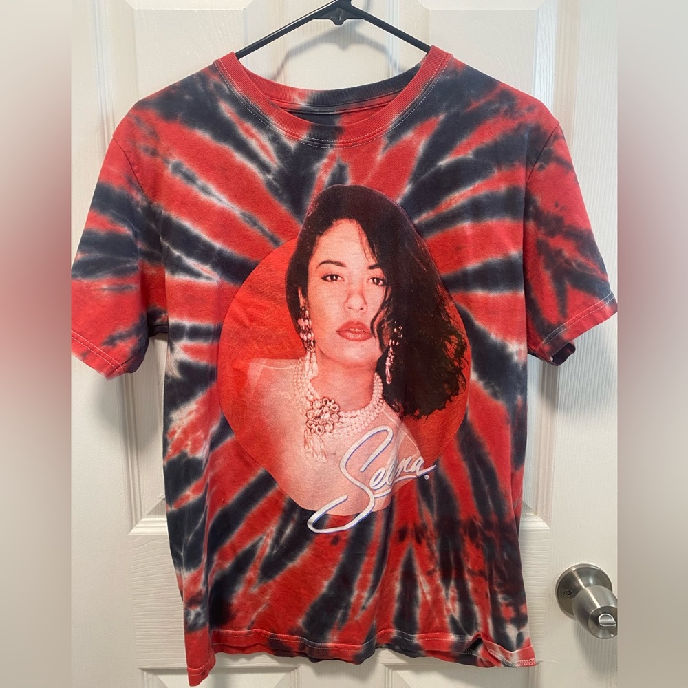 Selena Quintanilla Graphic Tee size medium